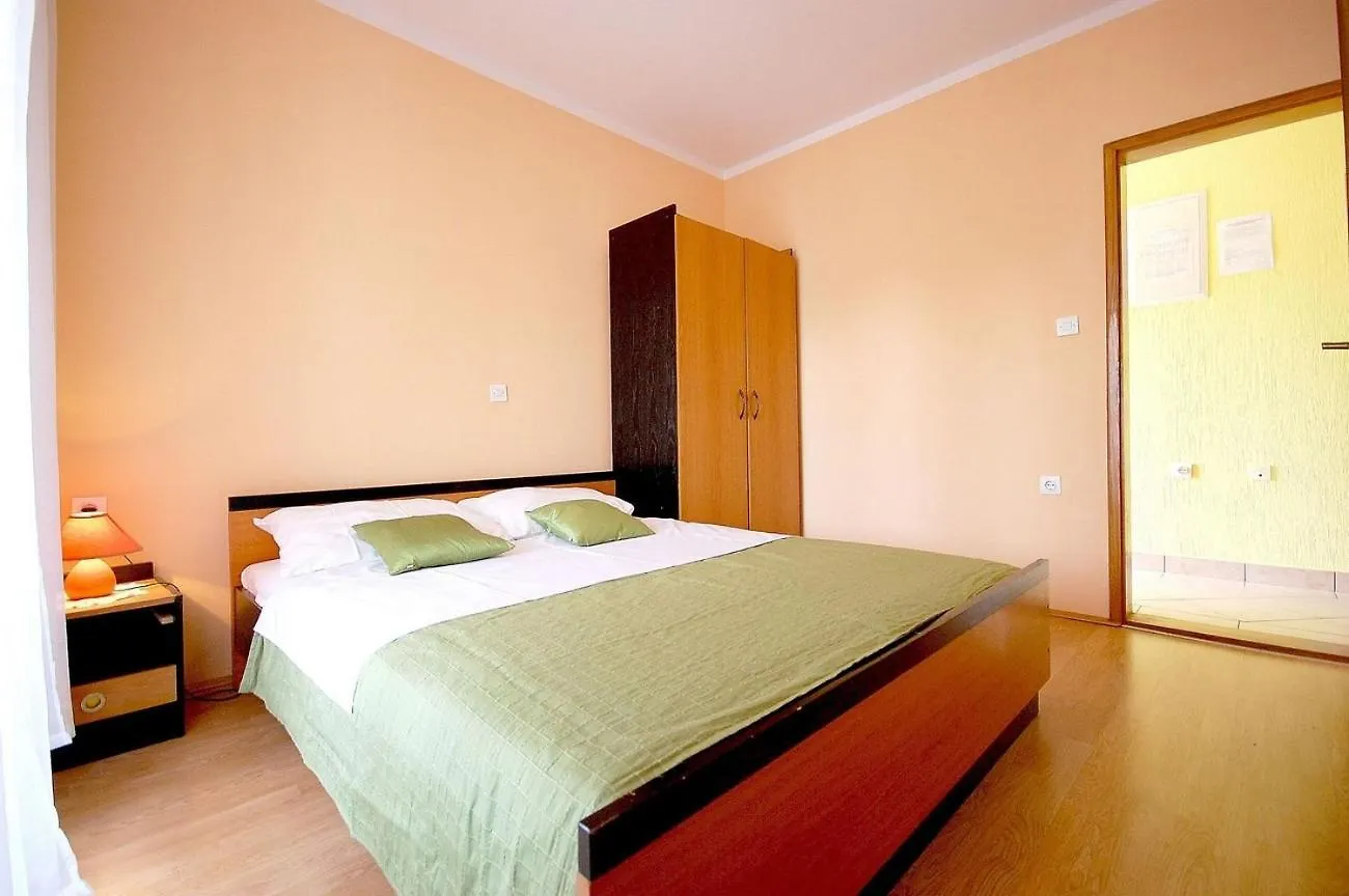 Apartments With A Parking Space Nska, Krk - 22252 Malinska