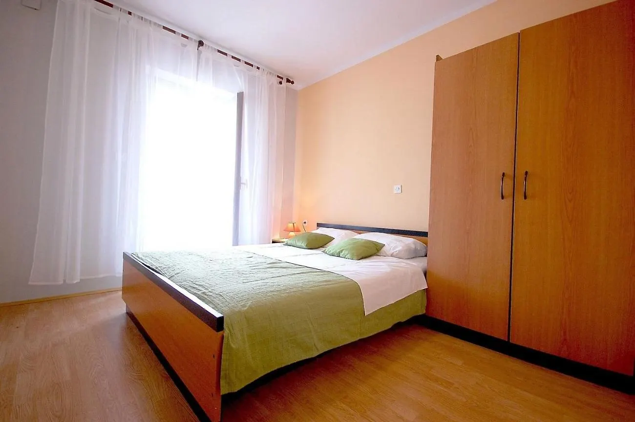 Apartments With A Parking Space Nska, Krk - 22252 Malinska